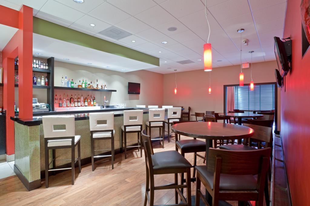 Holiday Inn Olathe Medical Center المطعم الصورة